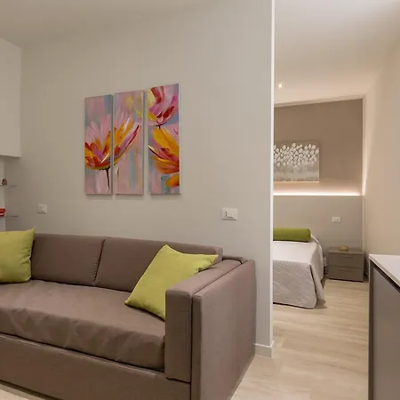 Casa Colibri Nel Cuore Della Citta By Reasy&busy